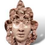 Testa Mitologica con applicazioni di Pale di Fico D'india - BW in ceramica di Santo Stefano di Camastra