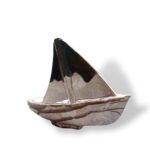 Barca a vela grande -BM- in ceramica di Santo Stefano di Camastra