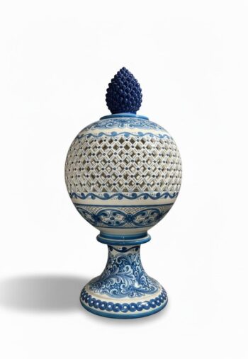 Piantana Araba Traforata H 1.20 mt. - in Ceramica di Santo Stefano di Camastra